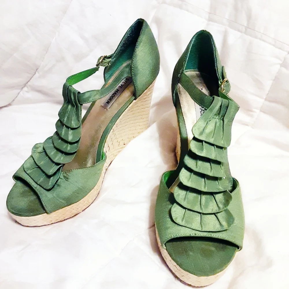 Steve Madden Ruffle Wedge Platforms - Picture 8 of 16